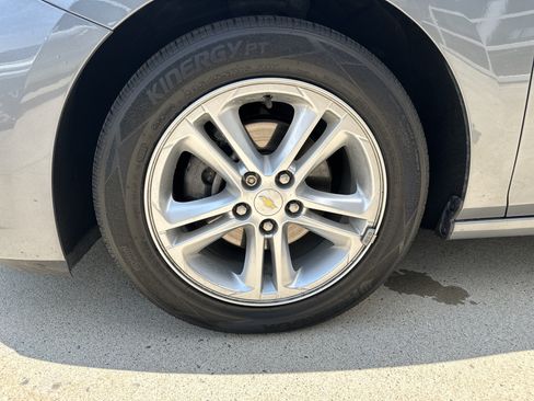Used 2018 Chevrolet Cruze LT w/ Convenience Package FWD image 31