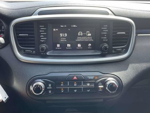 Used 2020 Kia Sorento FWD V6 image 31