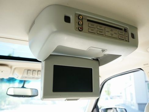 Used 2004 Lincoln Navigator Luxury image 10