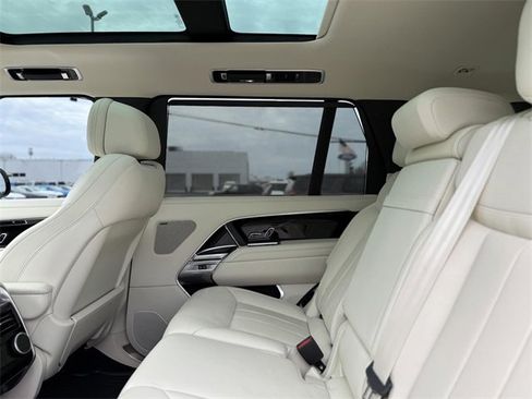 Used 2025 Land Rover Range Rover Long Wheelbase SE image 31