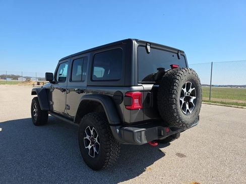 Used 2022 Jeep Wrangler Unlimited Rubicon w/ LED Lighting Group AWD/4WD image 7