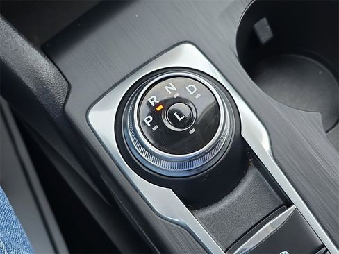 Used 2022 Ford Escape SE image 20