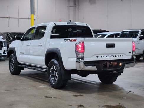 Used 2022 Toyota Tacoma TRD Off-Road AWD/4WD image 11