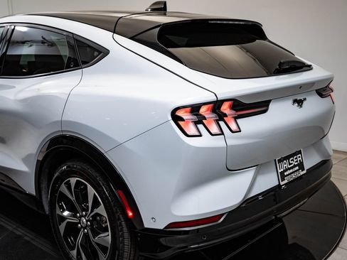 Used 2022 Ford Mustang Mach-E Premium AWD/4WD image 18