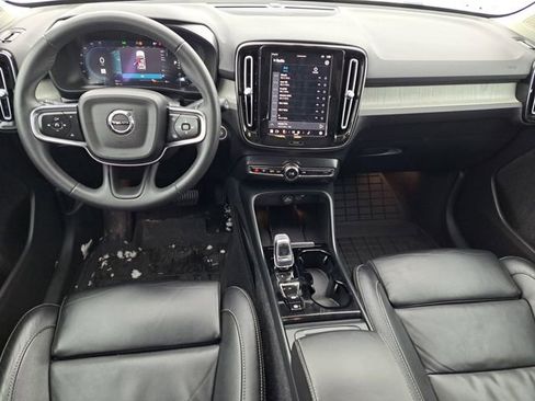 Used 2023 Volvo XC40 B5 Ultimate w/ Protection Package Premier image 23