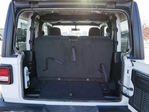 Used 2022 Jeep Wrangler Willys image 6