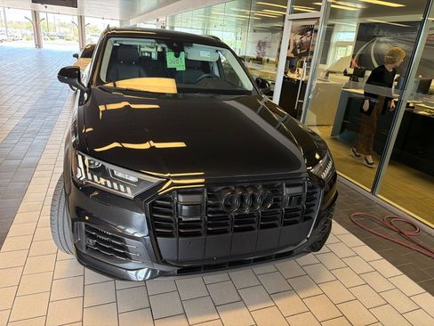 Used 2023 Audi Q7 3.0T Premium Plus AWD/4WD image 3