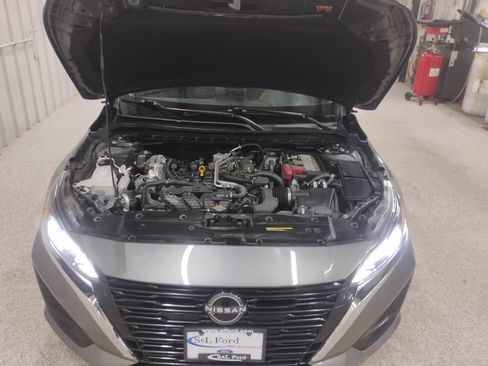 Used 2024 Nissan Altima 2.5 SV image 7