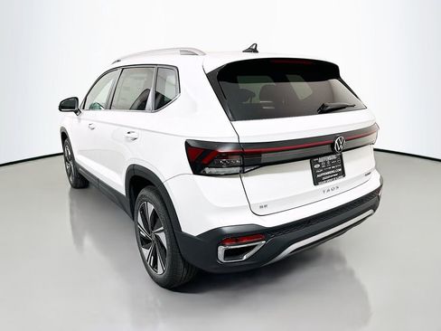 New 2026 Volkswagen Taos SE image 5