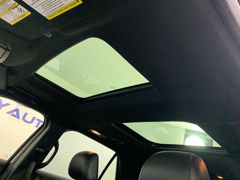 Used 2017 Ford Explorer XLT w/ Equipment Group 202A image 30