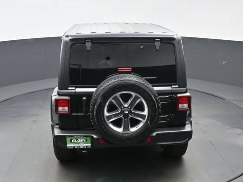Used 2021 Jeep Wrangler Unlimited Sahara w/ Cold Weather Group AWD/4WD image 36