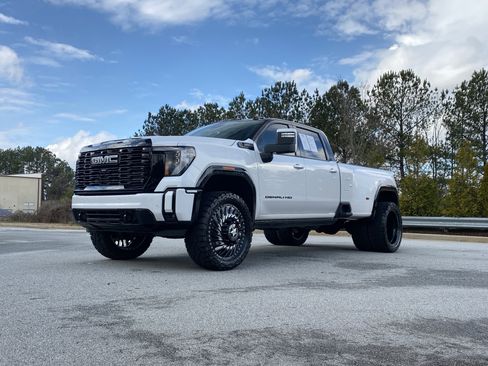 Used 2025 GMC Sierra 3500 Denali Ultimate image 13