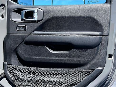 Used 2020 Jeep Wrangler Unlimited Sahara AWD/4WD image 26