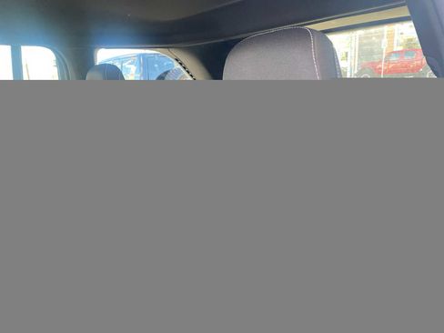 Used 2025 Jeep Grand Cherokee Laredo w/ Luxury Tech Group I image 17