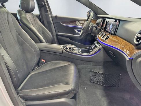 Used 2017 Mercedes-Benz E 300 4MATIC image 23