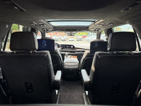 Used 2021 Cadillac Escalade Sport Platinum AWD/4WD image 28