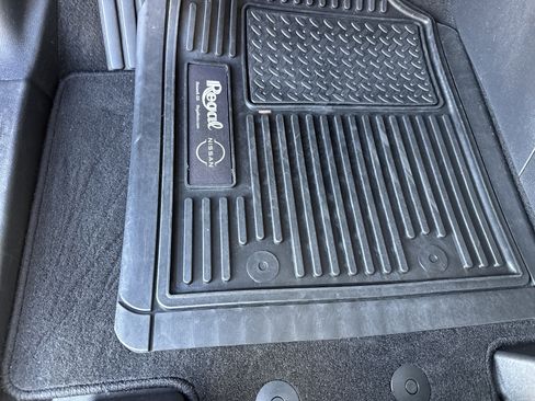 Used 2022 Nissan Pathfinder SV image 17