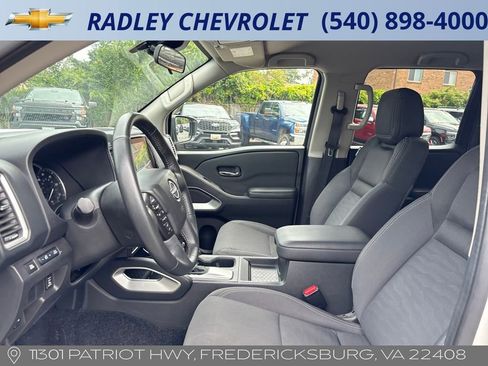Used 2024 Nissan Frontier SV w/ SV Convenience Package image 11