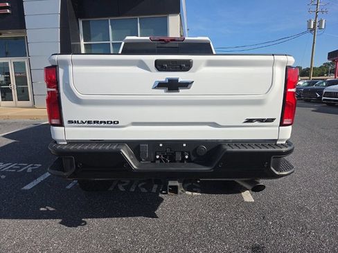 Certified 2025 Chevrolet Silverado 2500 ZR2 w/ Technology Package AWD/4WD image 4