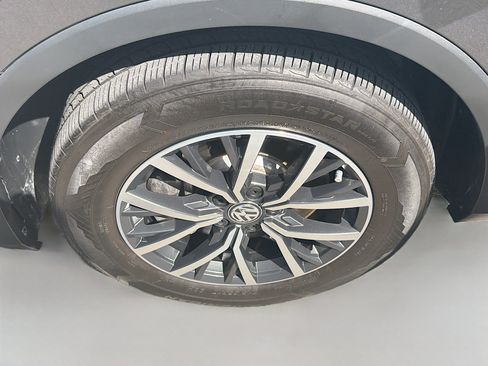 Used 2021 Volkswagen Tiguan S image 36