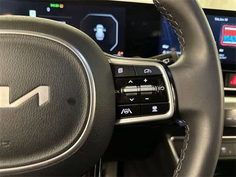 Used 2025 Kia Carnival SX image 10