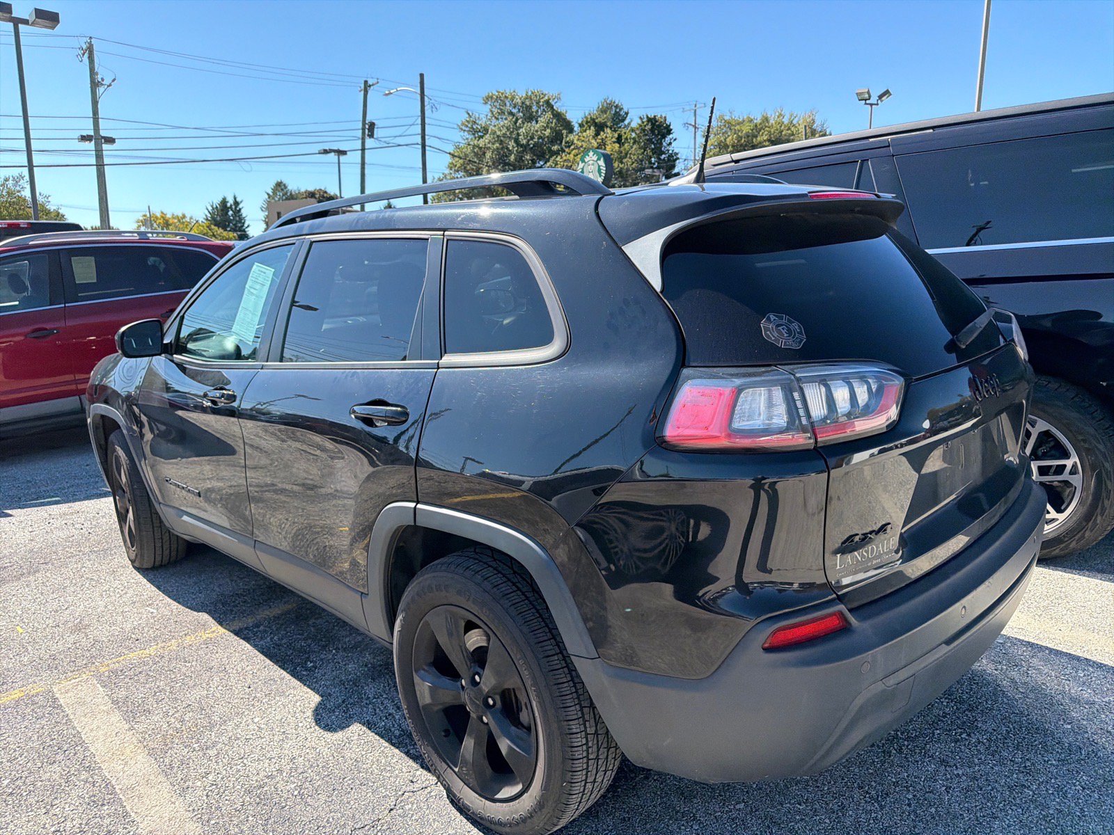 Used 2019 Jeep Cherokee Latitude Plus AWD/4WD image 6