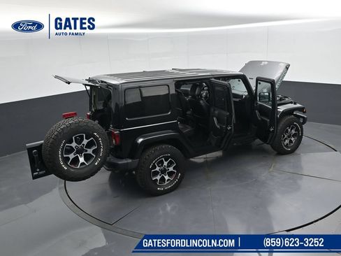 Used 2013 Jeep Wrangler Unlimited Rubicon w/ Connectivity Group AWD/4WD image 49
