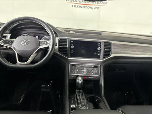 Used 2021 Volkswagen Atlas Cross Sport SE AWD/4WD image 25
