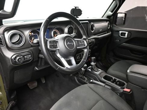 Used 2021 Jeep Wrangler Unlimited Sahara w/ Uconnect 4C Nav & Sound Group AWD/4WD image 12