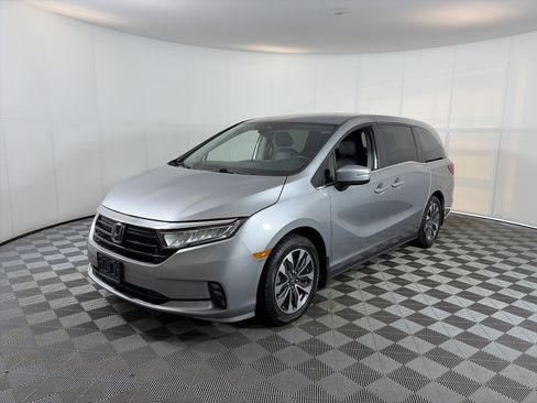 Used 2023 Honda Odyssey EX-L image 2