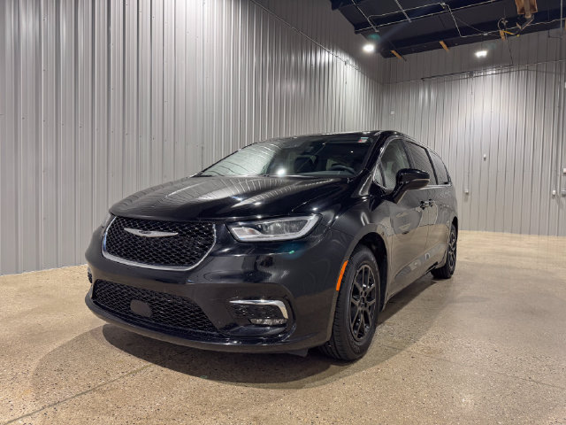 Used 2024 Chrysler Pacifica Touring-L FWD image 1