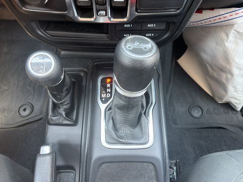 Used 2020 Jeep Wrangler Unlimited Sport S AWD/4WD image 33