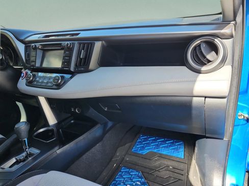 Used 2018 Toyota RAV4 XLE image 20