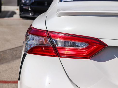 Used 2018 Toyota Camry SE FWD image 7