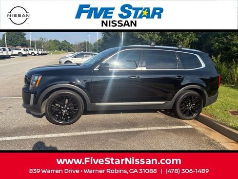 Used 2022 Kia Telluride SX w/ SX Prestige Package AWD/4WD image 3