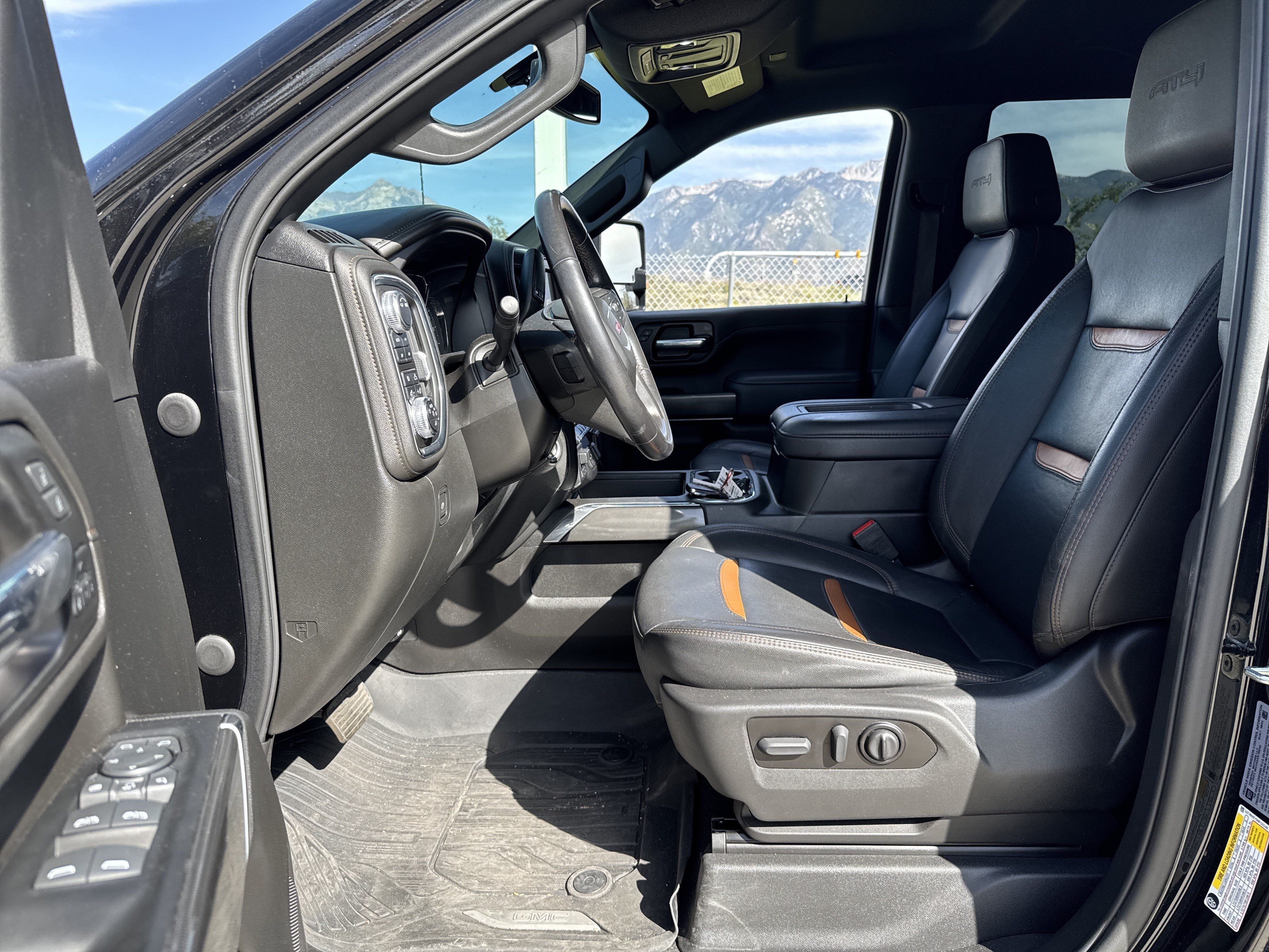 Used 2022 GMC Sierra 3500 AT4 AWD/4WD image 13