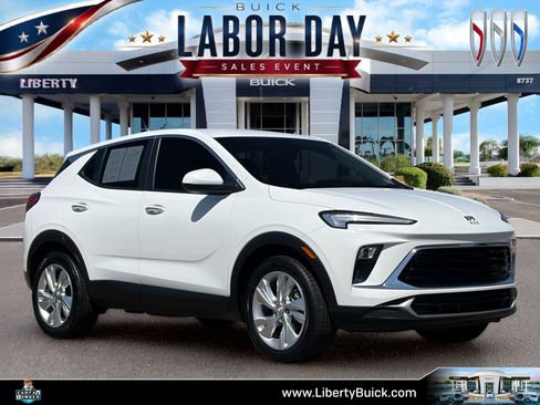 Used 2024 Buick Encore GX Preferred w/ Comfort Package FWD image 1