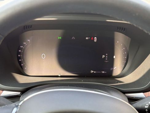 Certified 2023 Volvo XC60 B5 Plus AWD/4WD image 18
