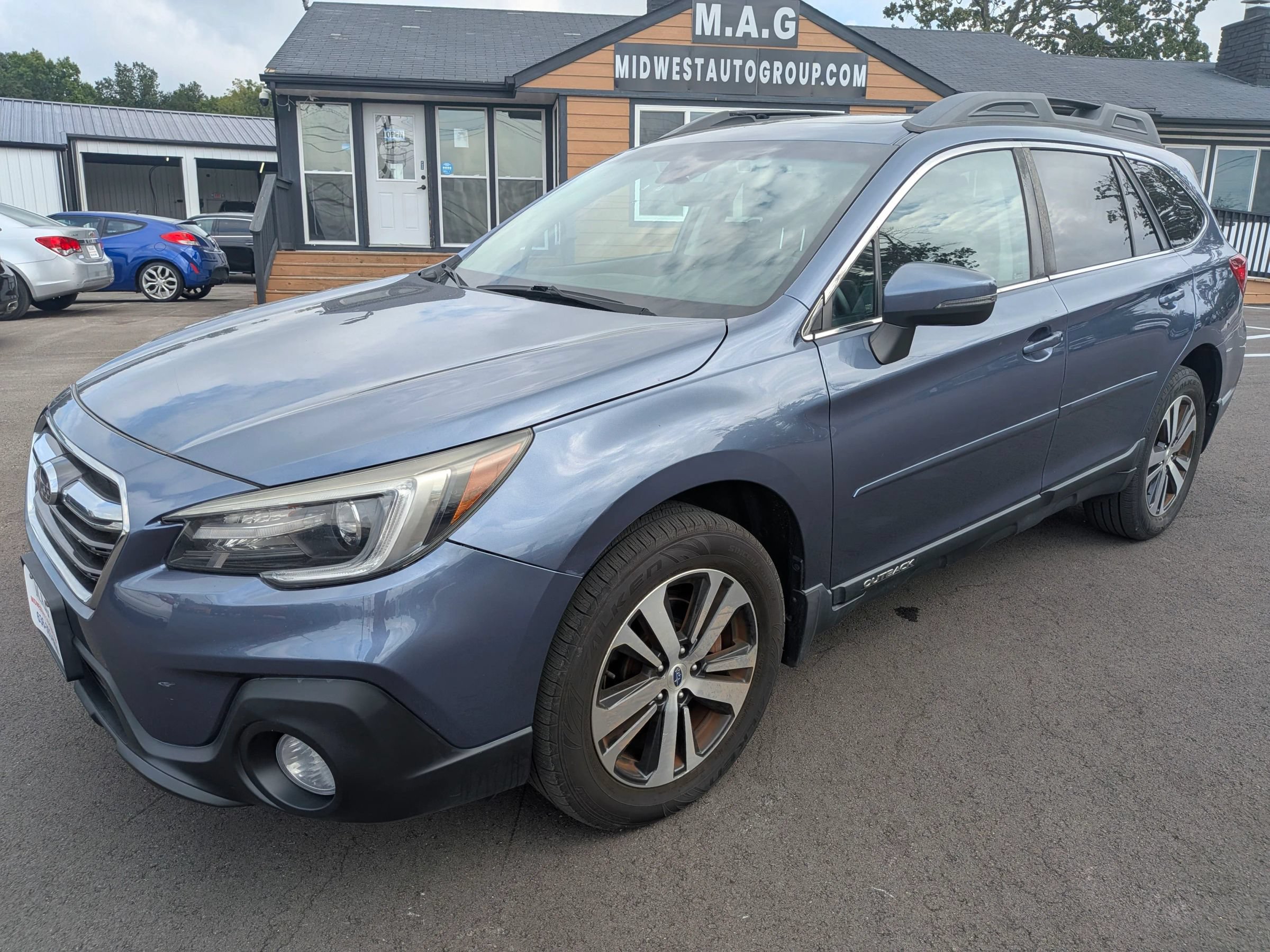Used 2018 Subaru Outback 2.5i Limited AWD/4WD image 2