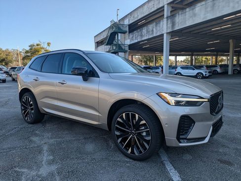 New 2026 Volvo XC60 B5 Ultra w/ Protection Package Premier AWD/4WD image 17