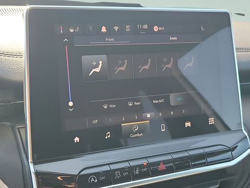 New 2026 Jeep Compass Latitude AWD/4WD image 32