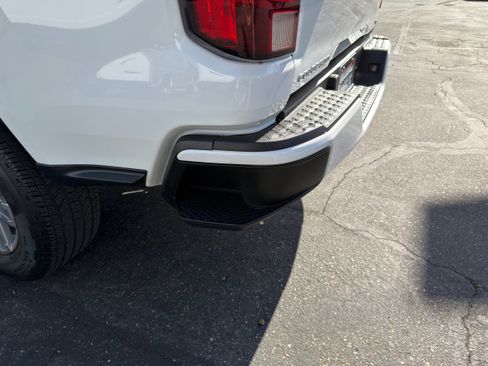 Used 2023 Chevrolet Colorado LT w/ LT Convenience Package image 17