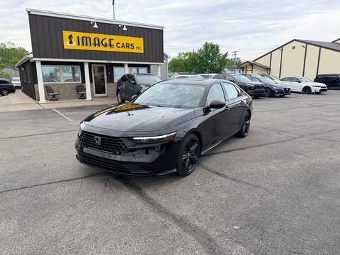 Used 2024 Honda Accord Sport image 2