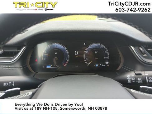 New 2025 Jeep Grand Cherokee L Altitude image 23