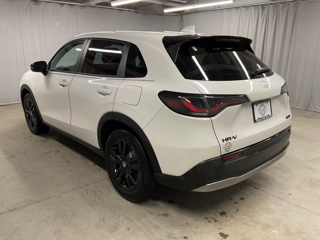 Certified 2026 Honda HR-V Sport image 7