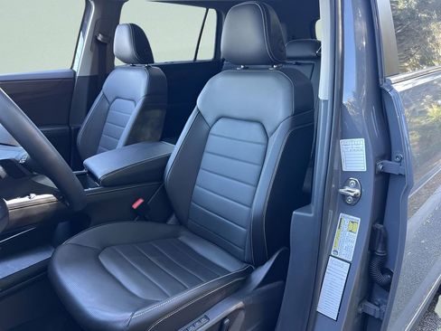 Certified 2025 Volkswagen Atlas SEL image 11