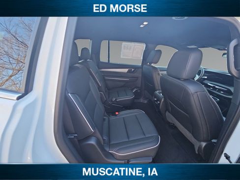 Used 2025 Buick Enclave Preferred image 17