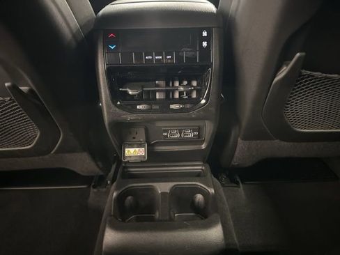 Used 2024 Jeep Grand Cherokee L Altitude image 35