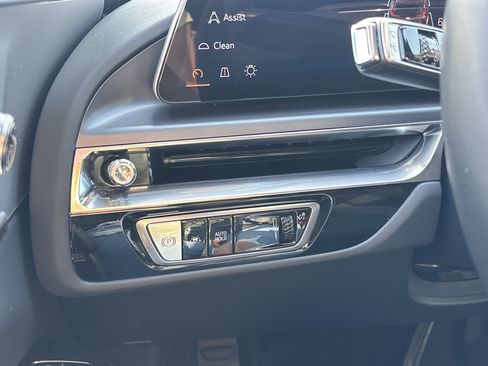 Used 2024 Cadillac Lyriq Tech AWD/4WD image 32