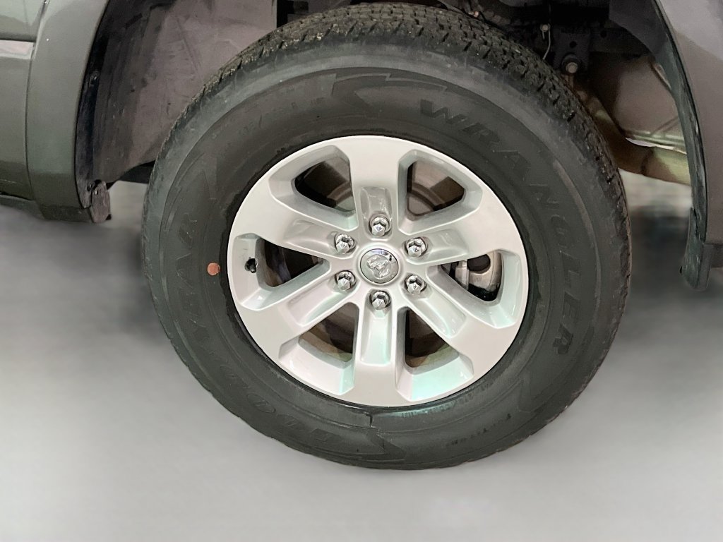 Used 2022 RAM 1500 Laramie AWD/4WD image 32